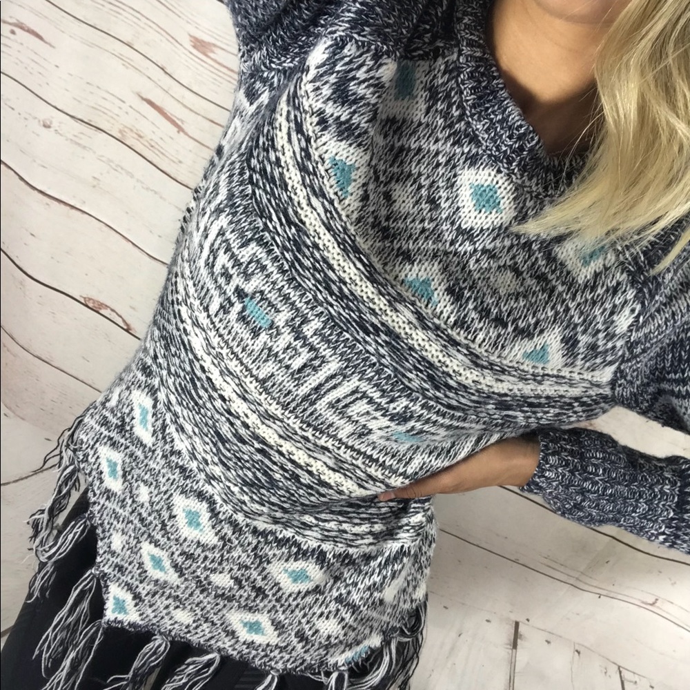 Hollister boho curved hem S fringe sweater